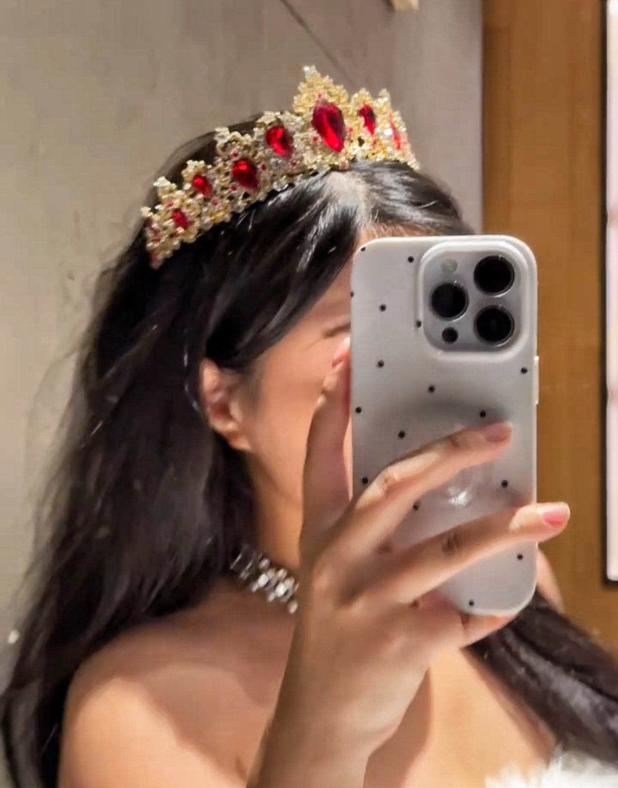 Wine red vintage crown