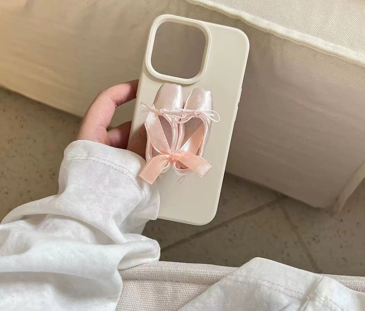 Ballet shoes cell phone holder